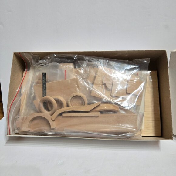 Vintage Car Club of America 1931 Duesenberg Sedan Wood Kit Scale 1/24 by X-ACTO - Picture 6 of 7